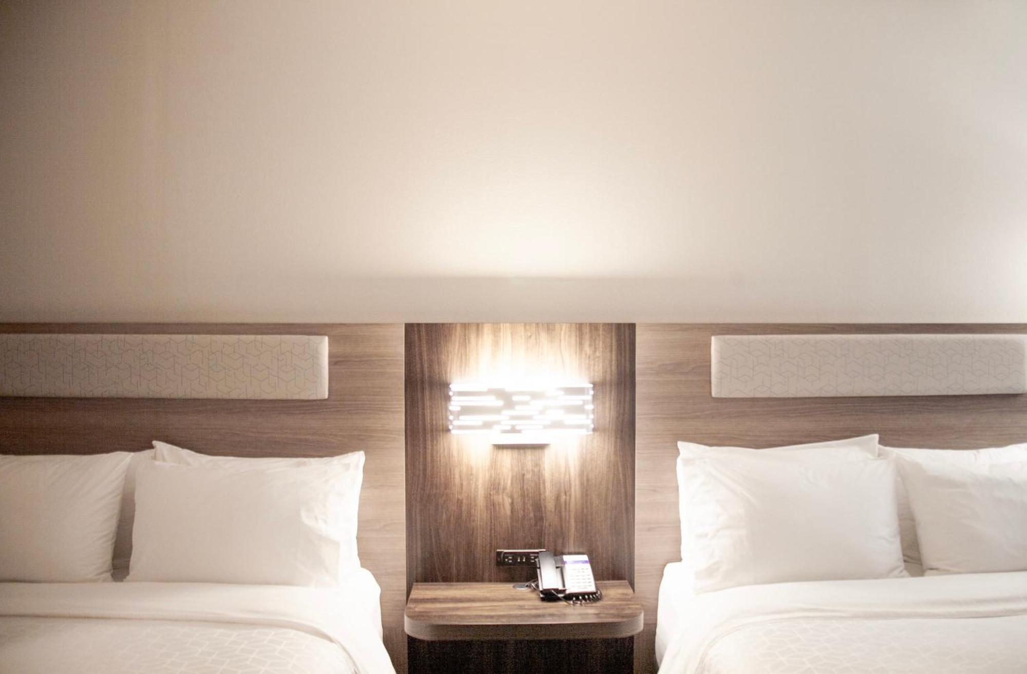 Holiday Inn Express & Suites Overland Park By Ihg Zewnętrze zdjęcie