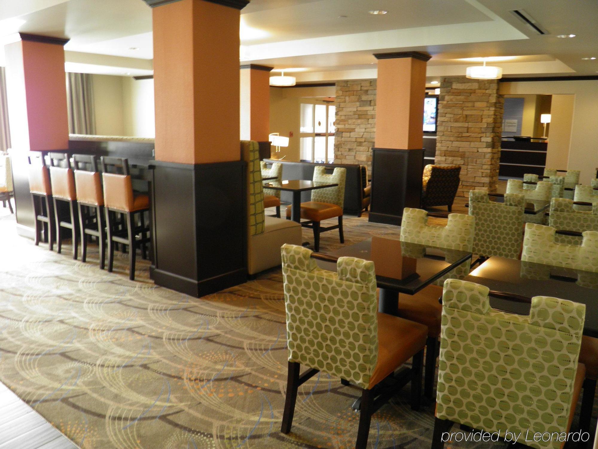 Holiday Inn Express & Suites Overland Park By Ihg Zewnętrze zdjęcie