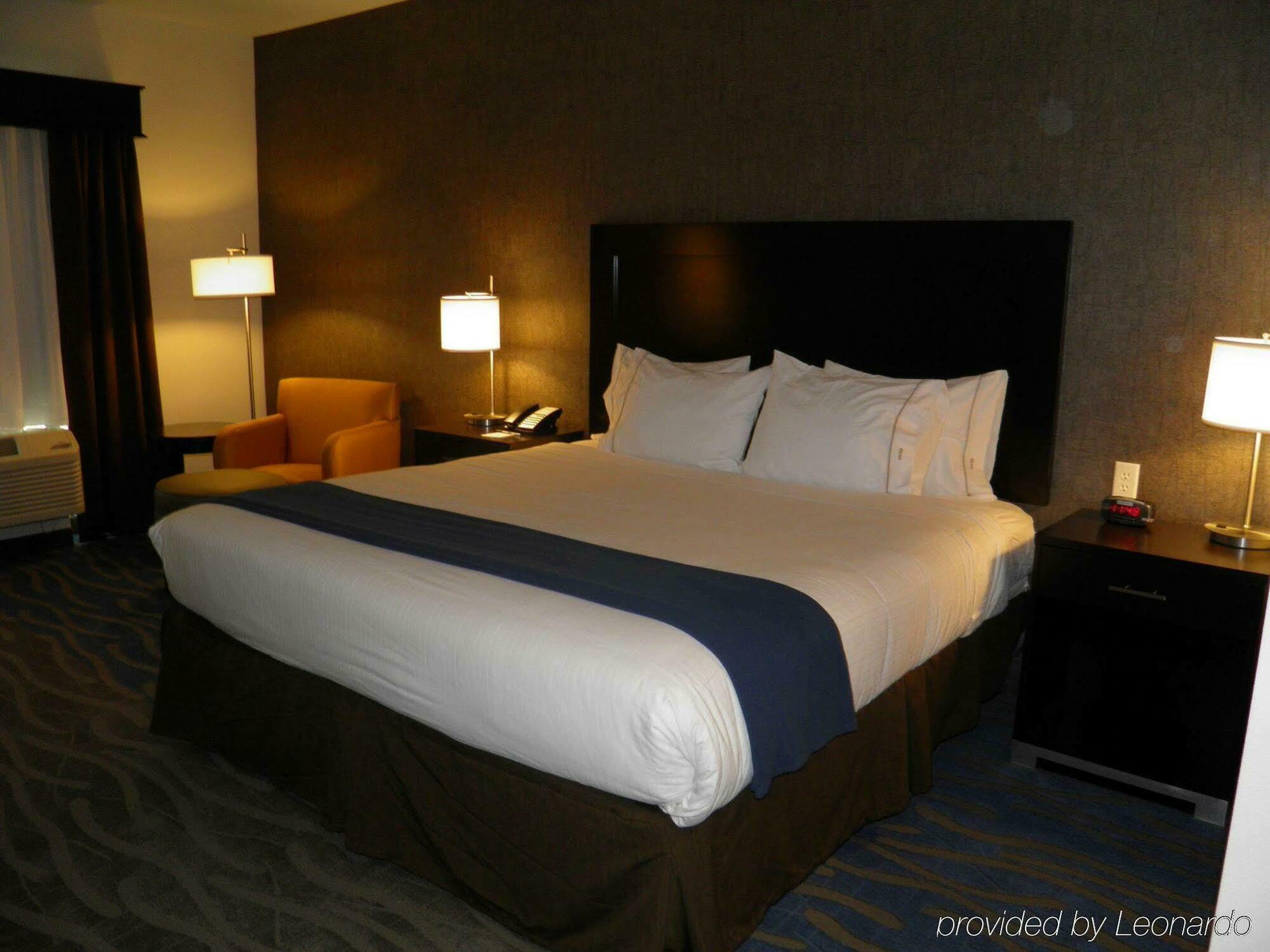 Holiday Inn Express & Suites Overland Park By Ihg Zewnętrze zdjęcie